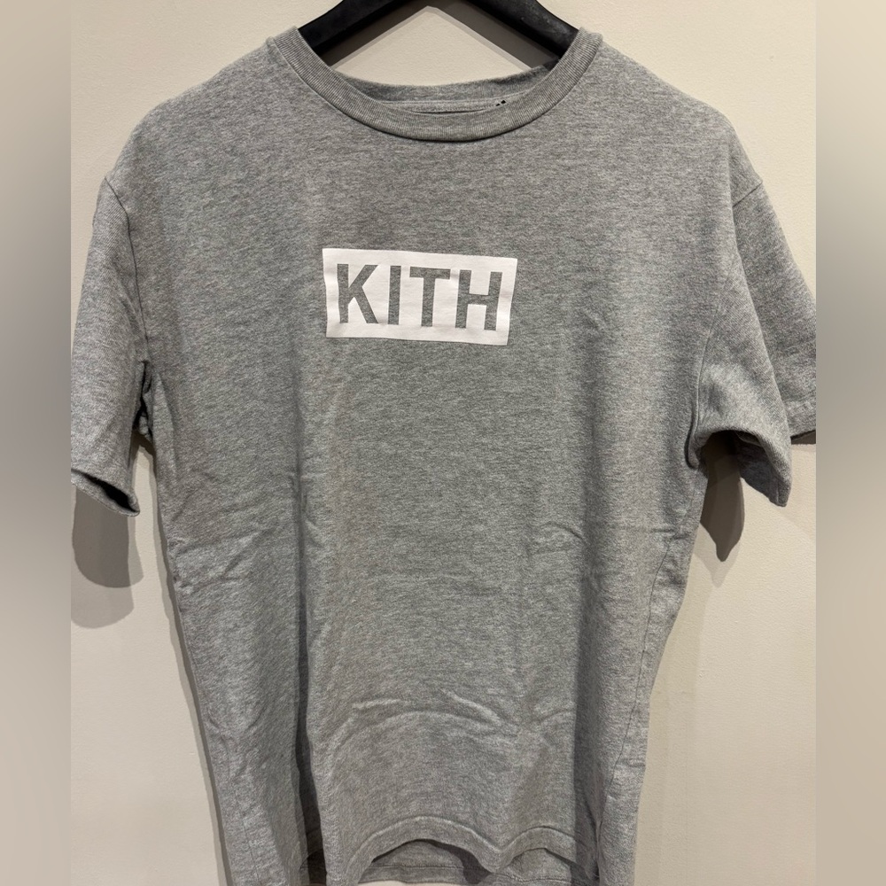 Kith Classic Gray Short Sleeve Tee Box logo